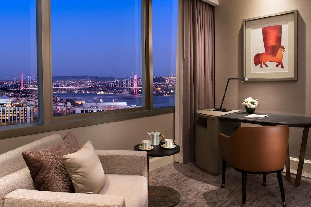The Ritz-Carlton, Istanbul Room Type - Room, 1 King Bed, Smoking, Partial Sea View