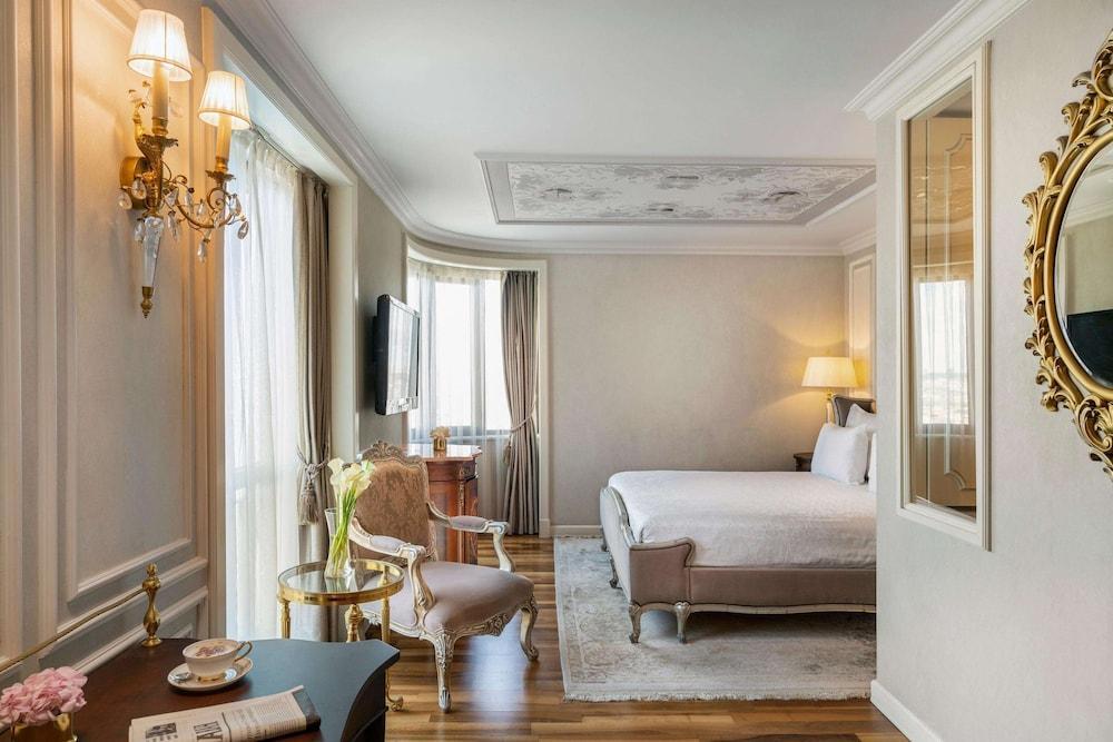 Rixos Pera Istanbul Room Type - Premium Room, 1 Double Bed (Golden Horn View)