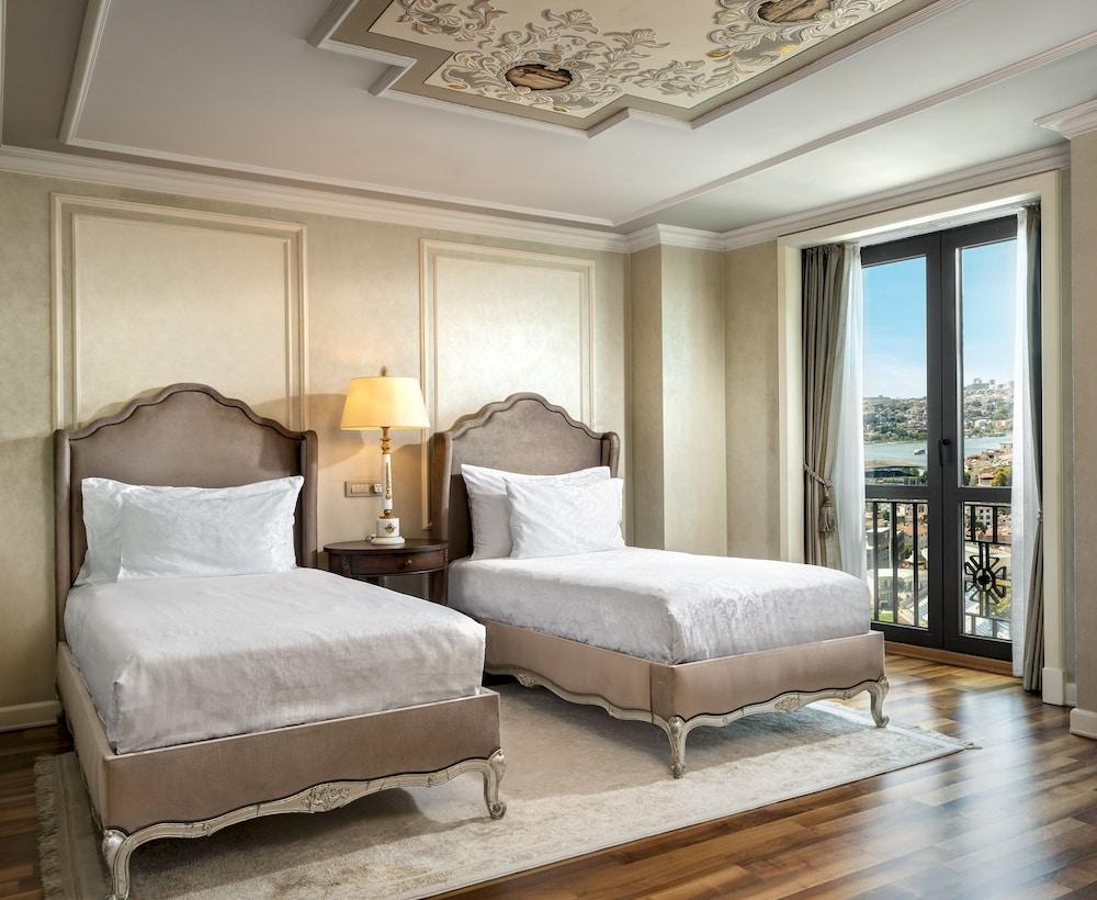 Rixos Pera Istanbul Room Type - Premium Twin Room, 2 Twin Beds (Golden Horn View)