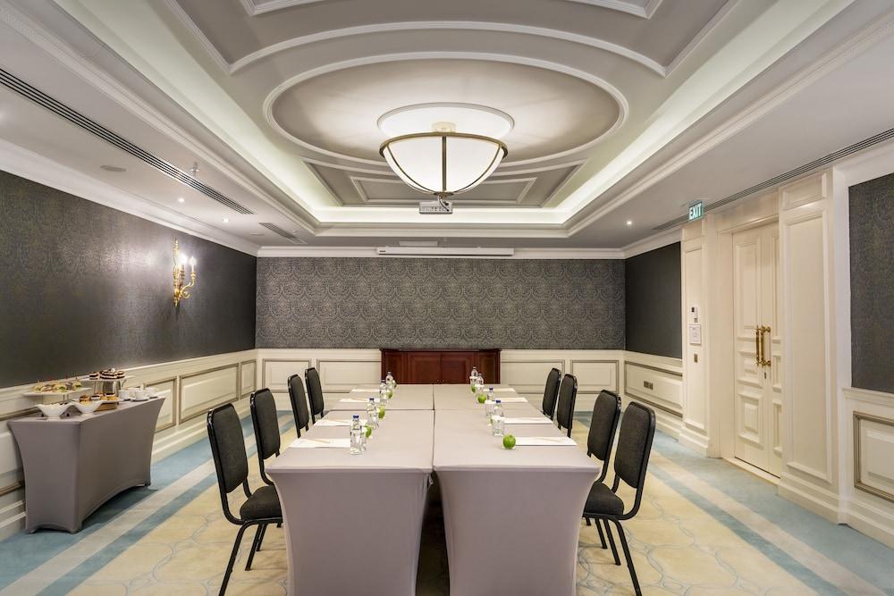 Rixos Pera Istanbul - Tap to explore photos