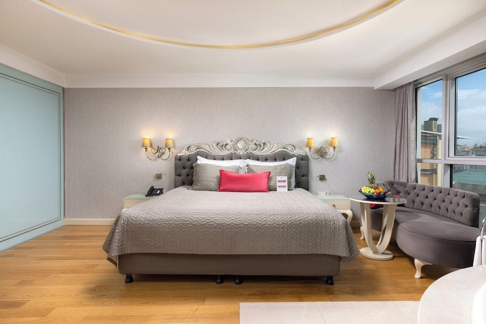 CVK Taksim Hotel Istanbul Room Type - Luxury Suite, City View