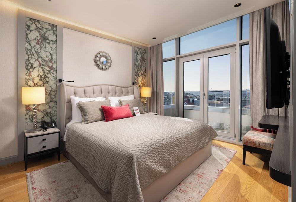 CVK Taksim Hotel Istanbul Room Type - Taksim Terrace Suite