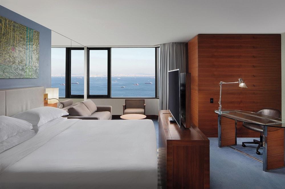 Sheraton Istanbul Atakoy Hotel Room Type - Premium Room, 1 King Bed with Sofa bed, Sea View