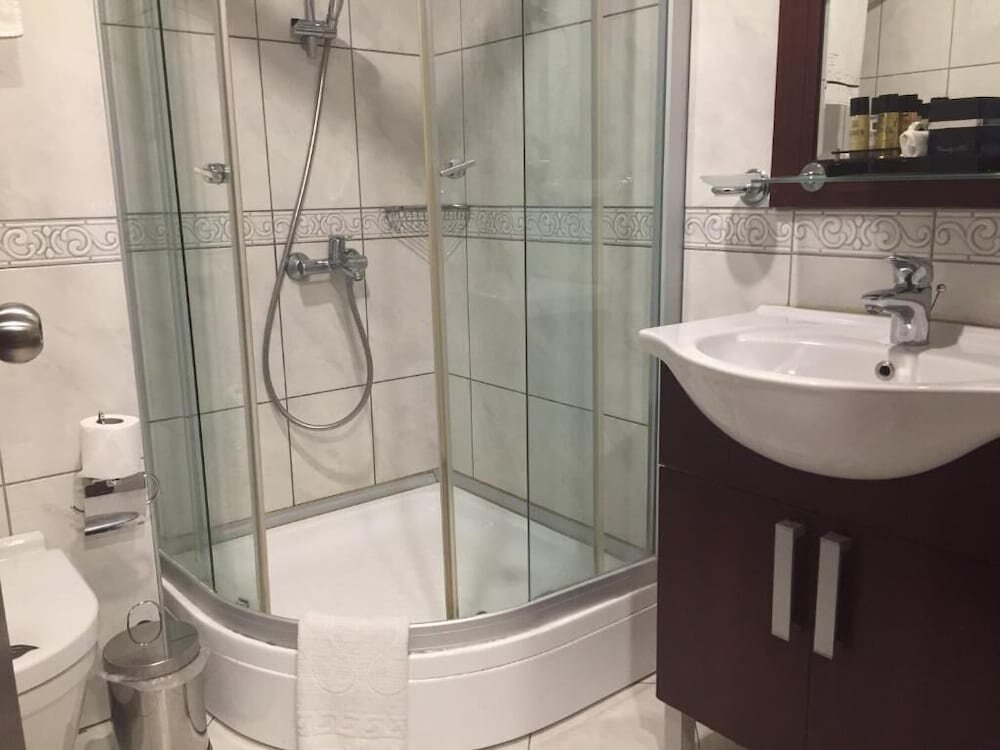 Taksim Gonen Hotel - Tap to explore photos