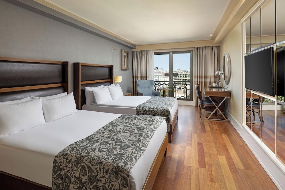 Titanic City Taksim Room Type - Family Room