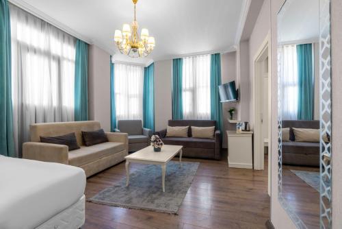Valide Hotel - Tap to explore photos