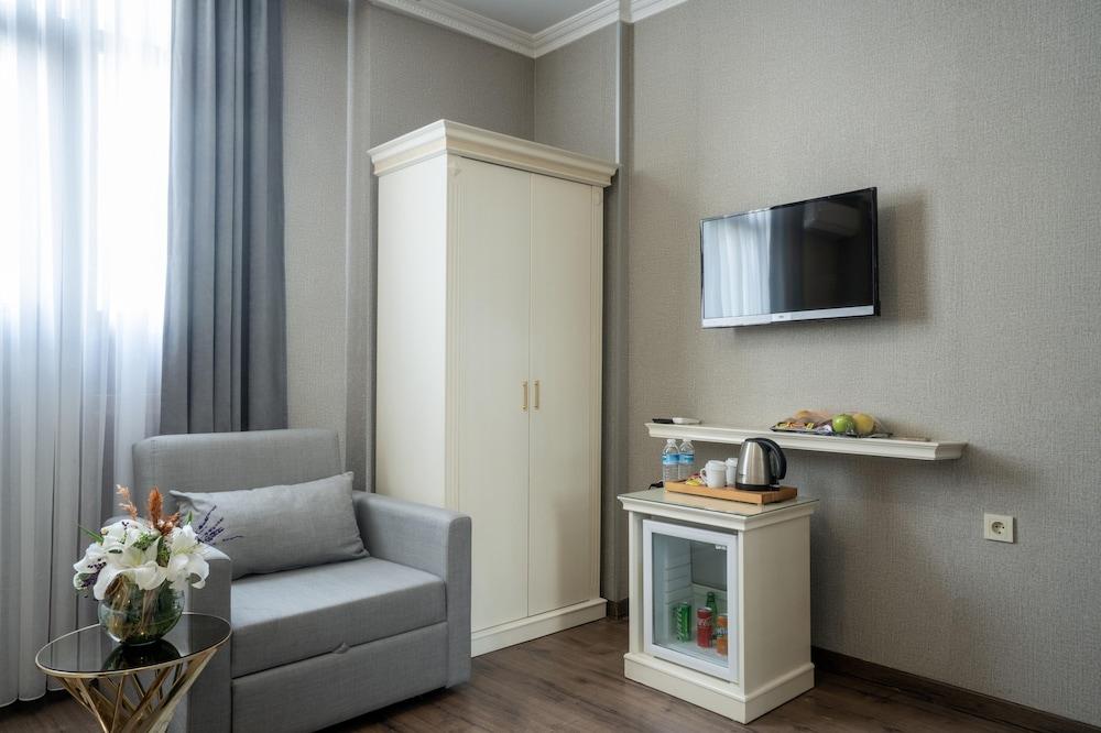 Valide Hotel - Tap to explore photos