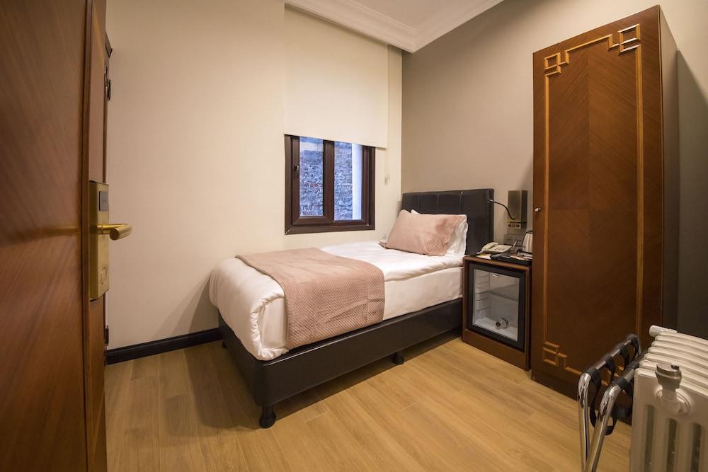 Vardar Palace Hotel - Special Class - Tap to explore photos