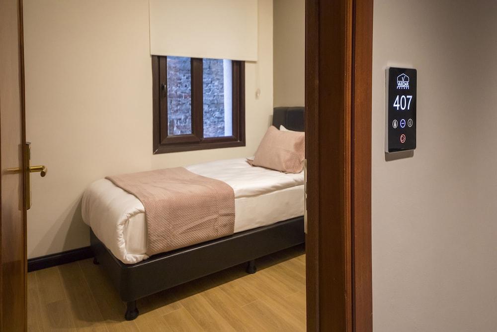 Vardar Palace Hotel - Special Class - Tap to explore photos