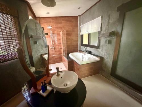 Aonang Phu Petra Resort Room Type - King Room with Mountain View