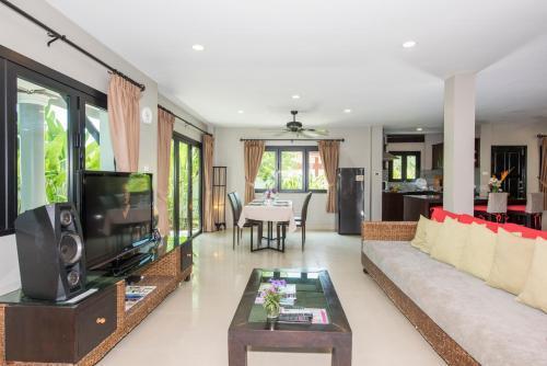 Baan Santhiya Private Pool Villas - Tap to explore photos