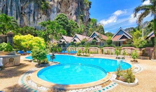 Diamond Cave Resort - Tap to explore photos