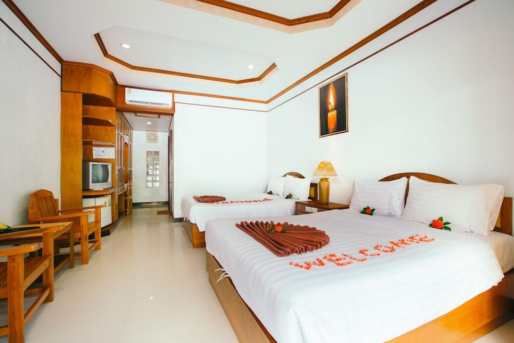 Diamond Cave Resort Room Type - Family Room A/C (2 Double Bed)