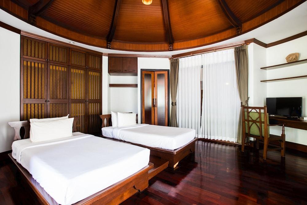 Golden Beach Resort Room Type - Jacuzzi Villa Garden View