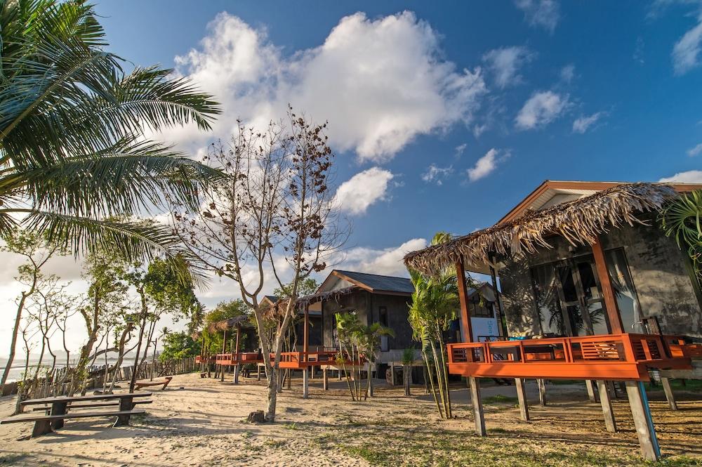 Islanda Hideaway Resort - Tap to explore photos
