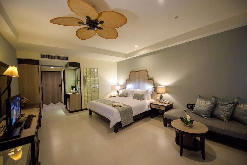 Krabi La Playa Resort Room Type - Deluxe room Pool Access with Jacuzzi corner. Krabi La Playa Resort Room Type - Deluxe room Pool Access with Jacuzzi corner.