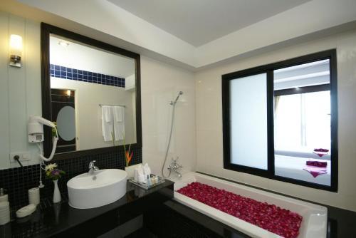 Palm Paradise, Aonang Resort Room Type - Deluxe Triple Room