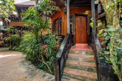 Phupha Aonang Resort and Spa - Tap to explore photos
