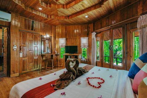 Phupha Aonang Resort and Spa - Tap to explore photos