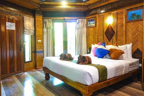 Phupha Aonang Resort and Spa - Tap to explore photos