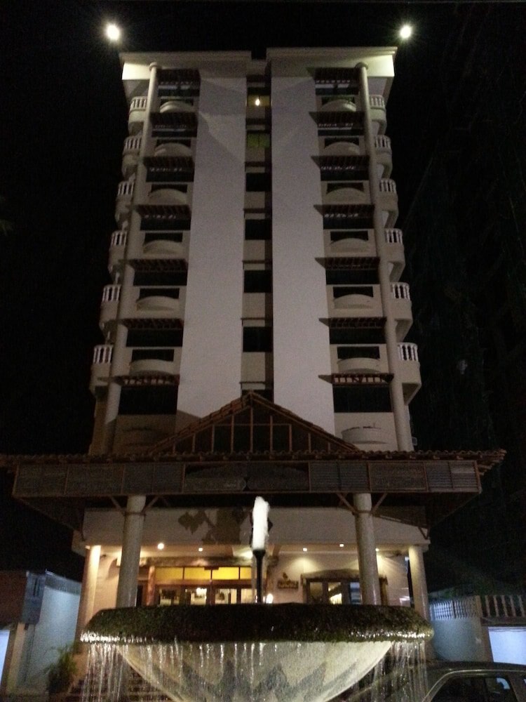 Eagle Bay Hotel - Tap to explore photos
