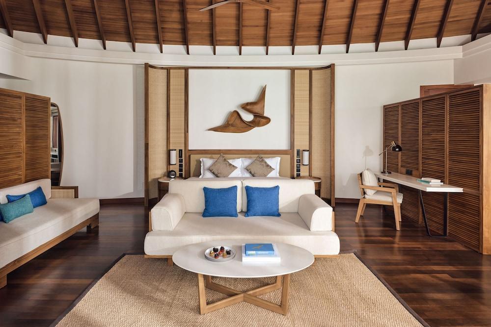 Anantara Dhigu Resort Room Type - Sunrise Over Water Villa Anantara Dhigu Resort Room Type - Sunrise Over Water Villa
