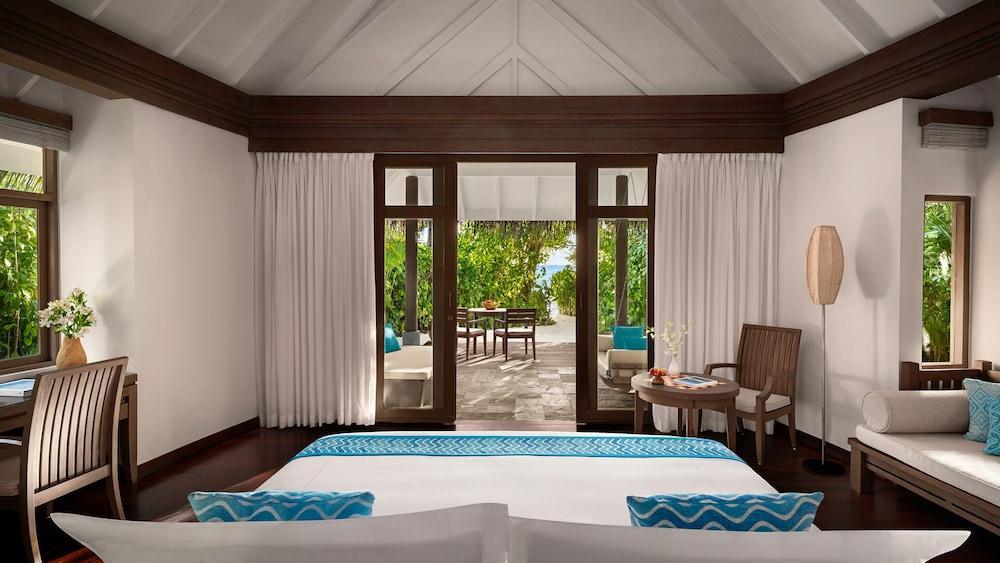 Anantara Dhigu Resort  Room Type - Sunset Beach Villa