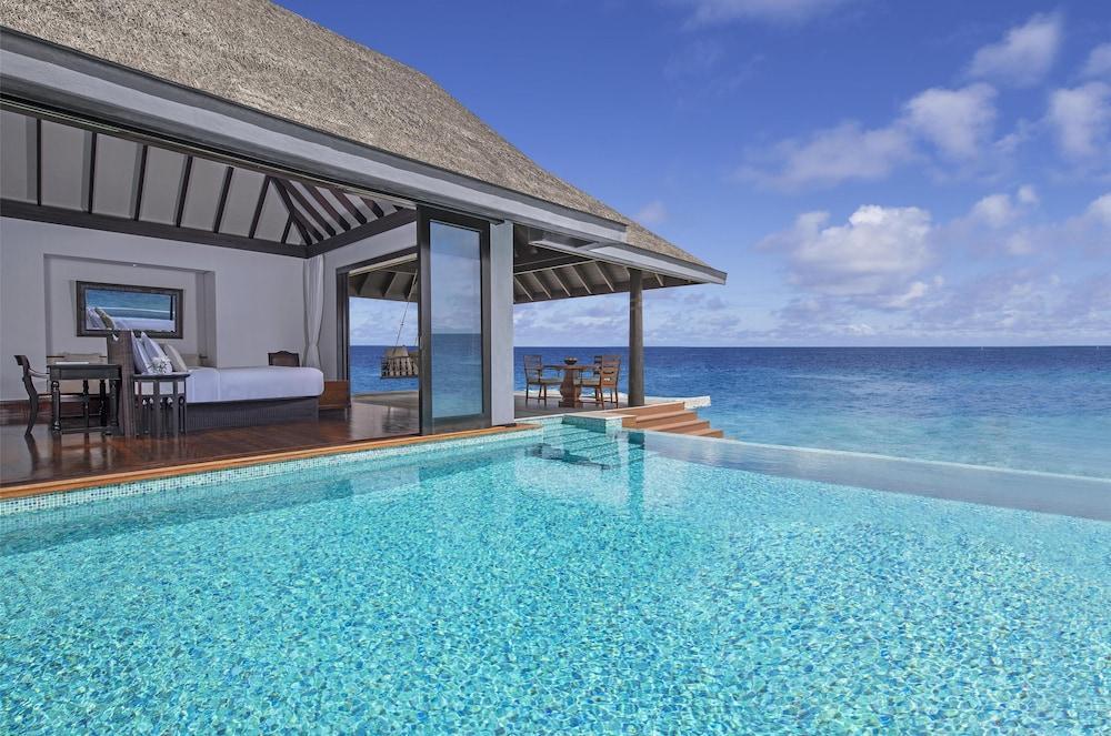 Anantara Kihavah Villas Room Type - Overwater Pool Villa