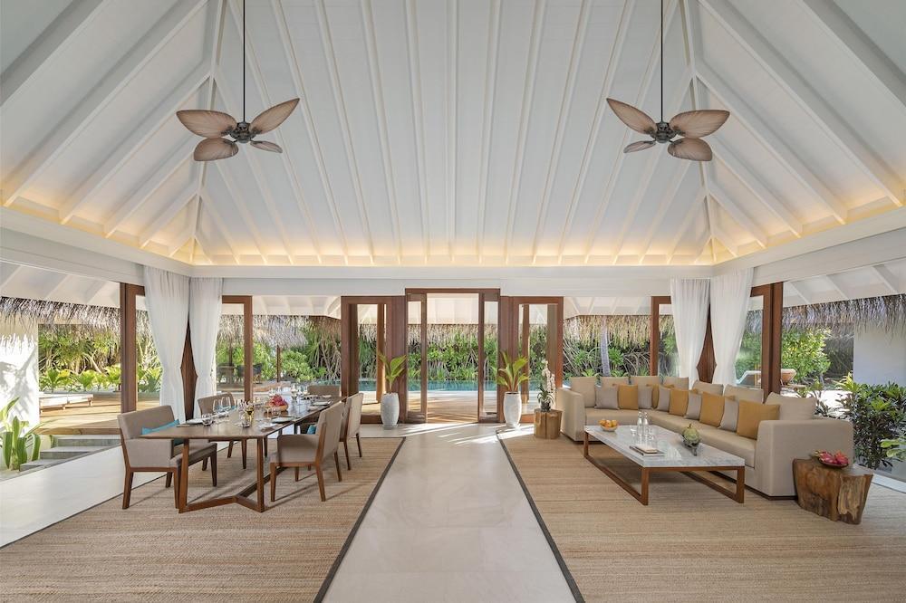 Anantara Kihavah Villas Room Type - Four Bedroom Beach Pool Residence