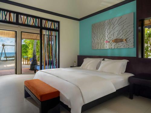 Dhawa Ihuru by Banyan Tree with Free Transfers - Tap to explore photos