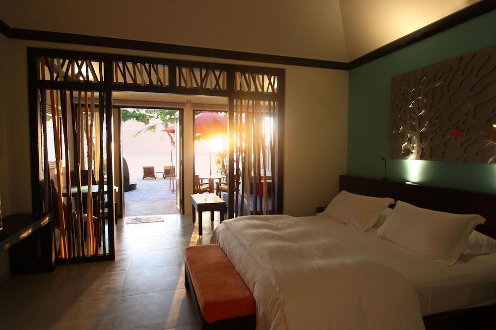 Dhawa Ihuru by Banyan Tree Room Type - Beachfront Sunset Villa (Includes Boat Transfer)