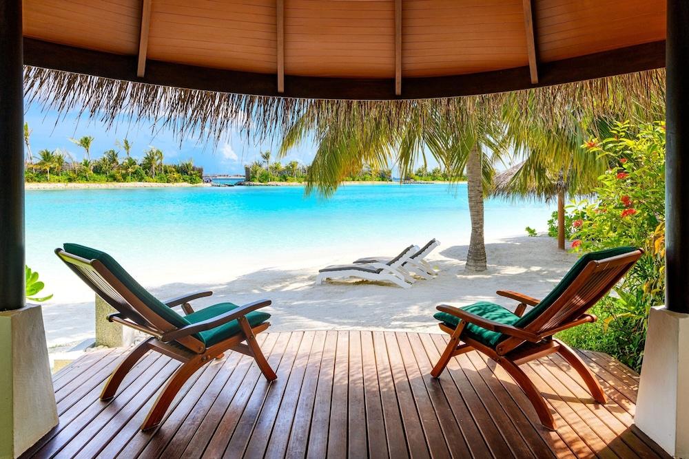 Sheraton Maldives Full Moon Resort & Spa Room Type - Cottage, 1 King Bed, Beach View