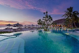 Six Senses Kanuhura Maldives - Tap to explore photos