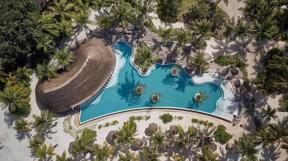 Six Senses Kanuhura - Tap to explore photos