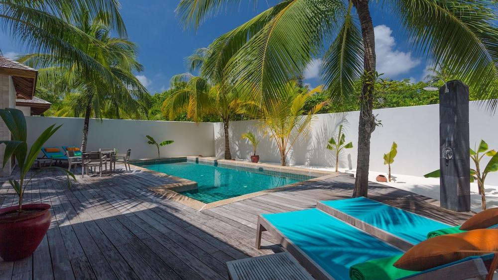Kuredu Island Resort & Spa Room Type - Private Pool Villa Family Suite