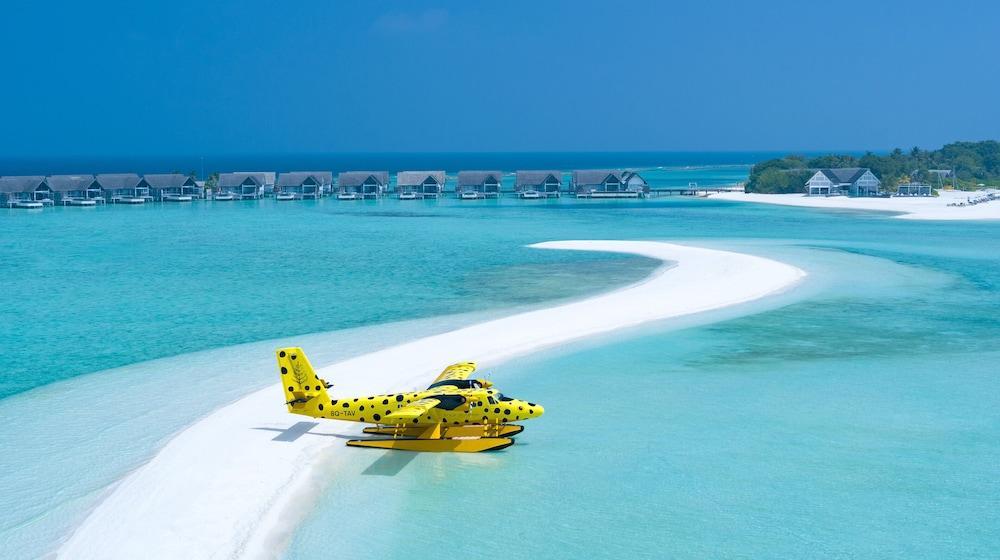 Four Seasons Maldives at Landaa Giraavaru - Tap to explore photos