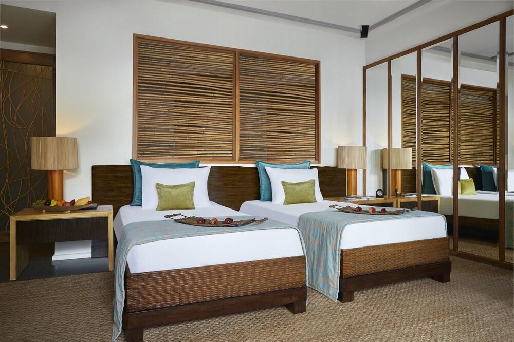 Taj Coral Reef Resort & Spa - Premium All Inclusive - Tap to explore photos