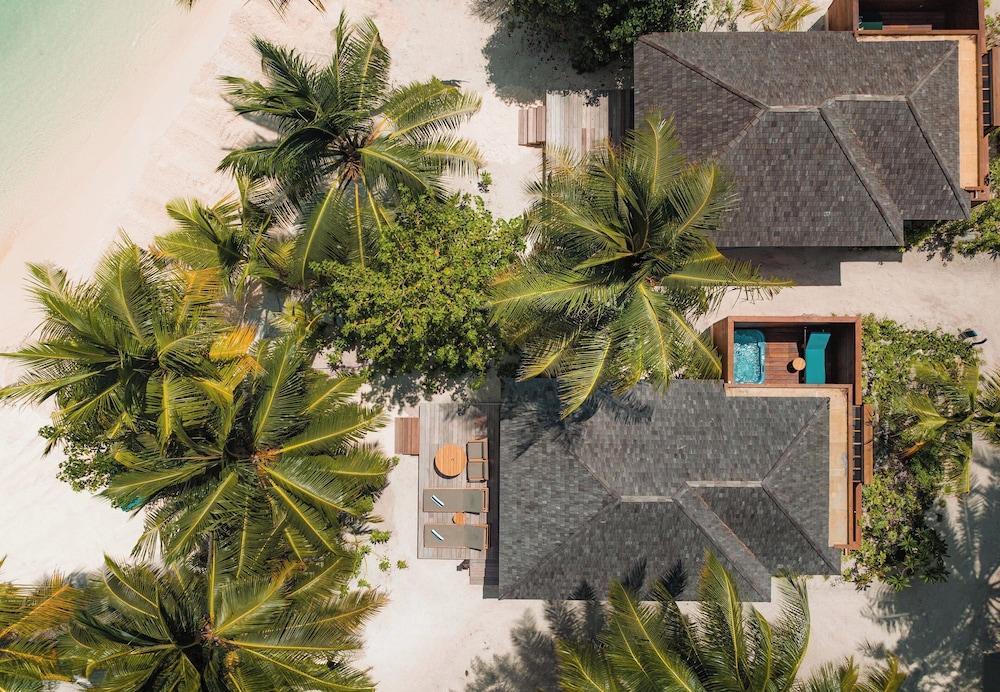 Veligandu Island Resort & Spa Room Type - BEACH VILLA