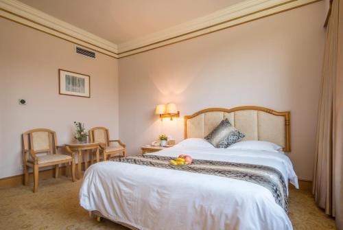Panyu Hotel Room Type - Lianfeng Building Standard King Bed Room Panyu Hotel Room Type - Lianfeng Building Standard King Bed Room