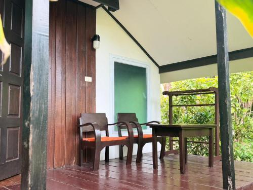 Am Samui Resort - Tap to explore photos