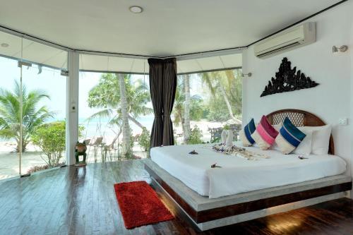 Am Samui Resort Room Type - Villa - Beach Front