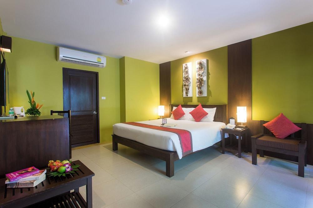 Baan Chaweng Beach Resort & Spa - Tap to explore photos