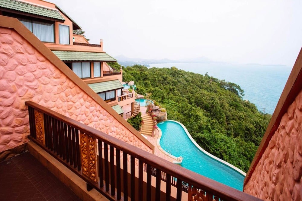 Samui Bayview Resort & Spa - Tap to explore photos