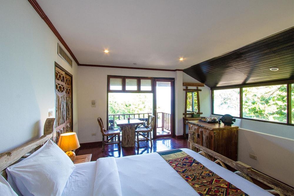 Baan Hin Sai Resort & Spa - Tap to explore photos