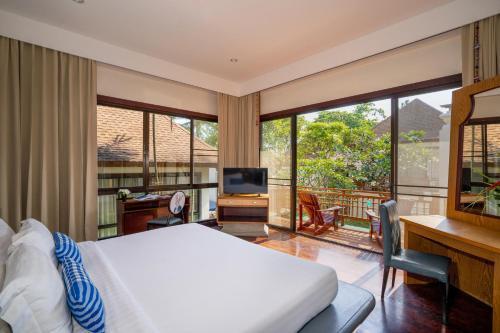 The Briza Beach Resort Samui - Tap to explore photos