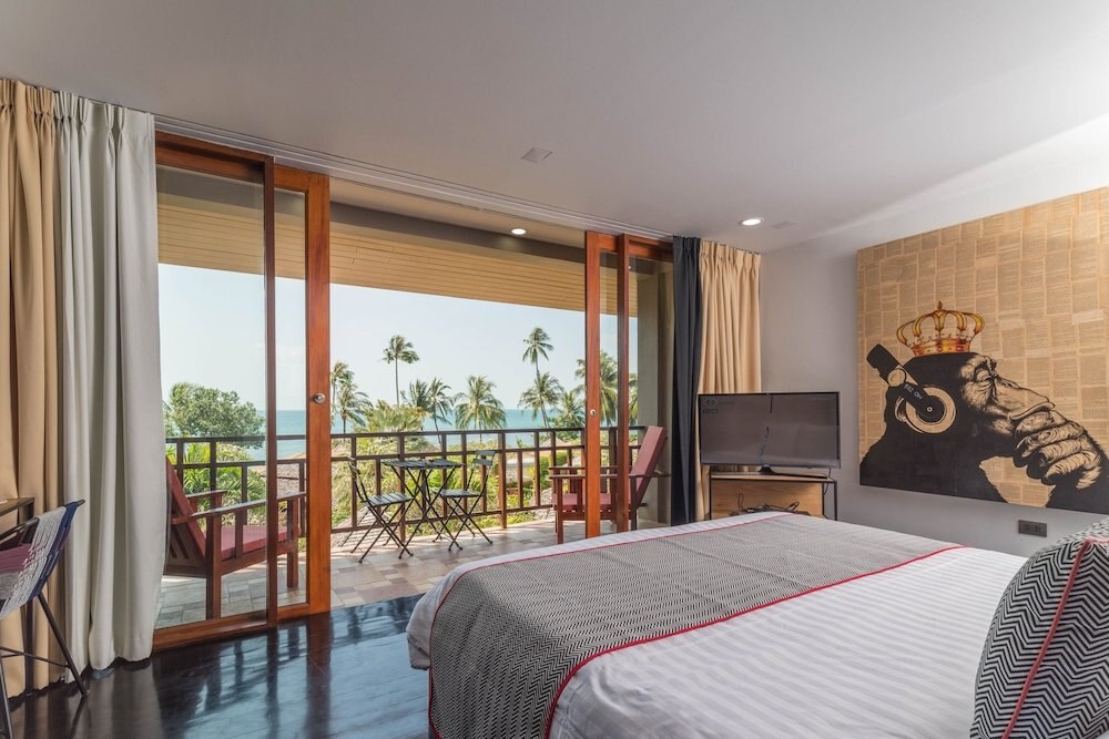 The Sunset Beach Resort & Spa Taling Ngam Room Type - Sunset Jacuzzi Seaview Room