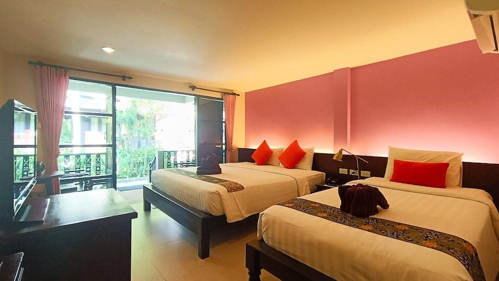 Chaweng Garden Beach Resort Room Type - Standard Triple (Garden View)