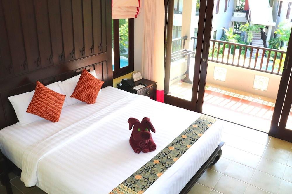 Chaweng Garden Beach Resort Room Type - Superior Double (Pool View) Chaweng Garden Beach Resort Room Type - Superior Double (Pool View)