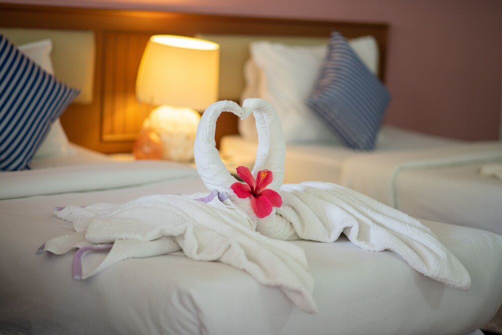 Bay Beach Resort Room Type - Deluxe Bungalow