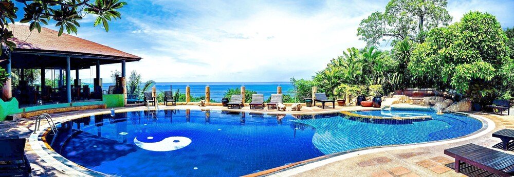 Chaweng Bay View Resort - Tap to explore photos